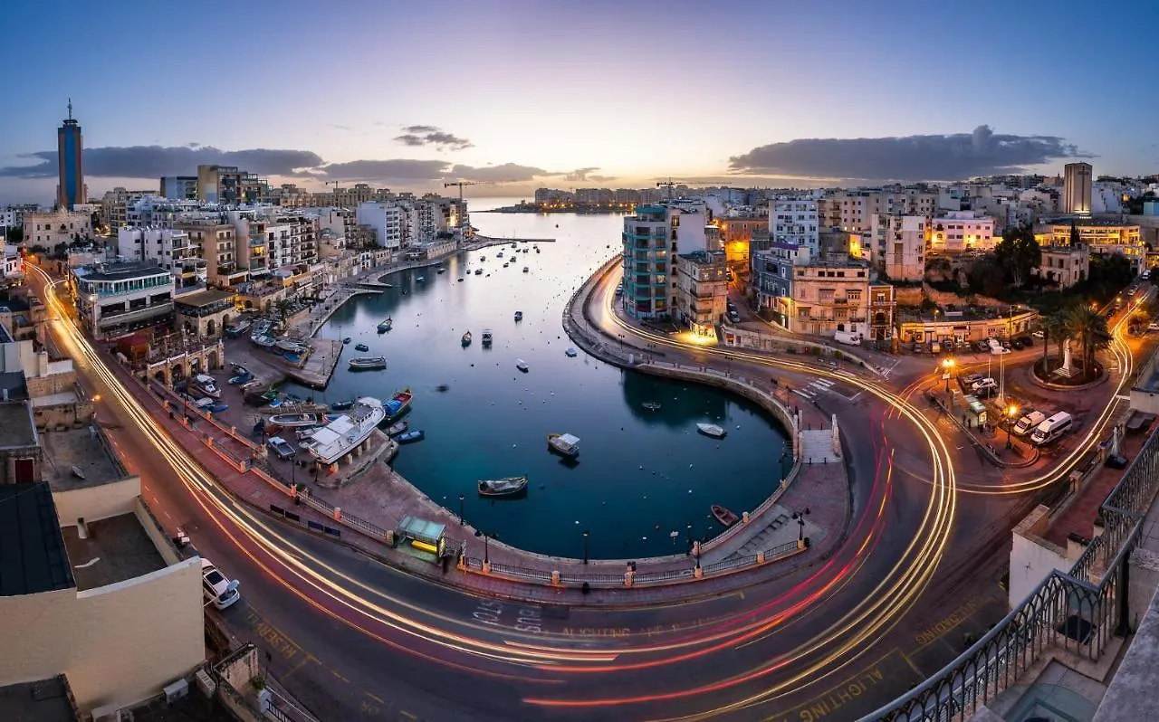 Apartment Contemporary 1Br Apartment, Central Location Sliema Malta