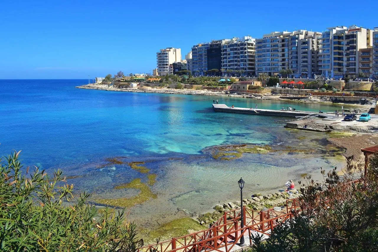 Apartment Contemporary 1Br Apartment, Central Location Sliema